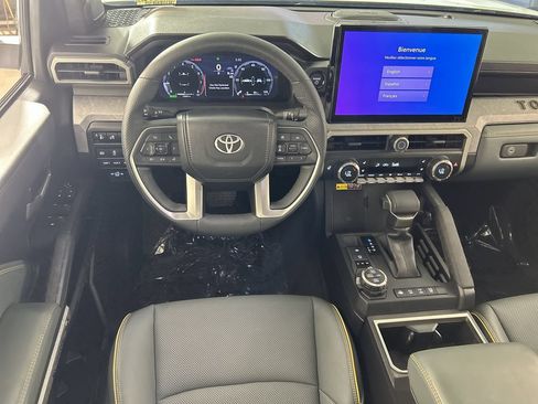 Used 2025 Toyota Tacoma 4x4 Double Cab Hybrid image 22