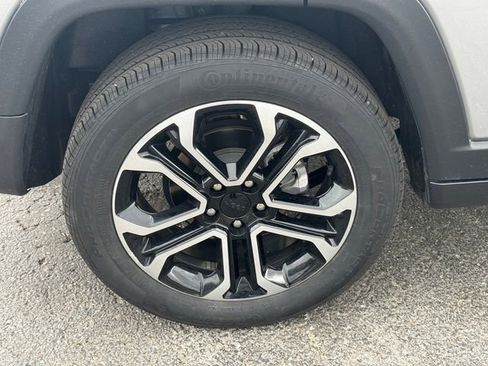 Certified 2023 Jeep Compass Limited AWD/4WD image 12