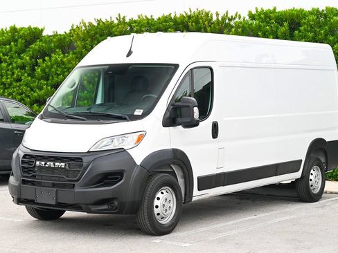 Used 2023 RAM ProMaster 2500 FWD image 1