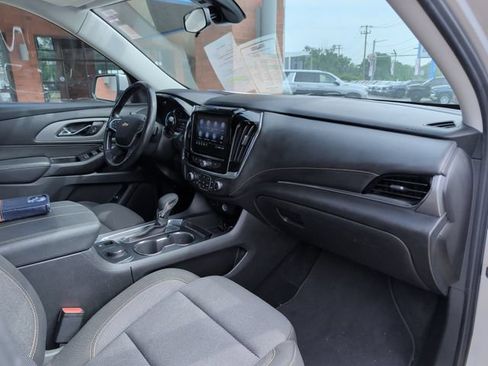 Used 2021 Chevrolet Traverse LT FWD image 29