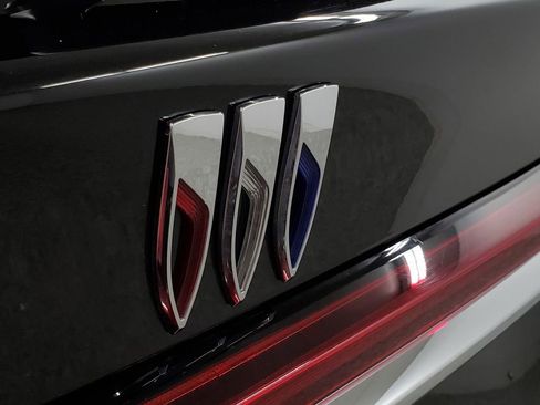 Used 2025 Buick Enclave Preferred image 24