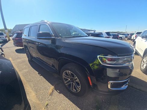 Used 2024 Jeep Wagoneer 4WD w/ Premium Group I image 1