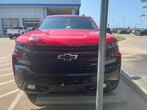 Used 2021 Chevrolet Silverado 1500 LT Trail Boss w/ Convenience Package II AWD/4WD image 2