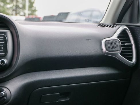 Used 2020 Kia Soul S FWD image 35