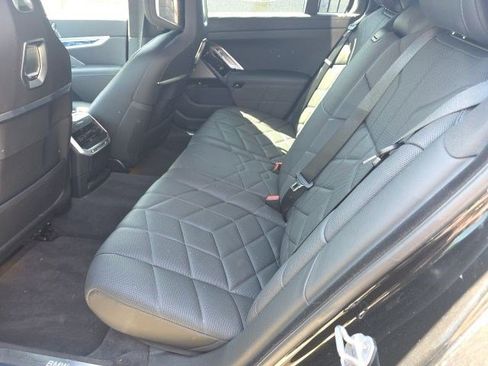 Used 2025 BMW i7 eDrive50 w/ Premium Package image 12