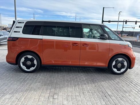 New 2025 Volkswagen ID. Buzz Pro S Plus AWD/4WD image 6