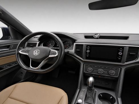 Used 2020 Volkswagen Atlas Cross Sport SE w/ Panoramic Sunroof Package AWD/4WD image 15