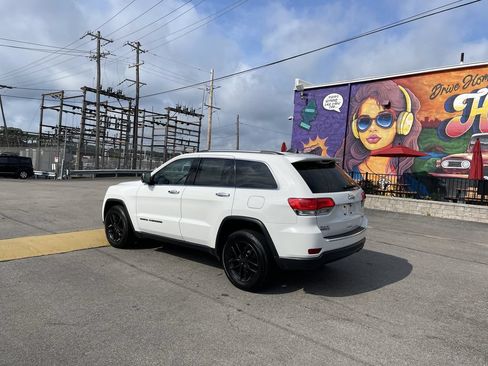 Used 2017 Jeep Grand Cherokee Limited AWD/4WD image 3