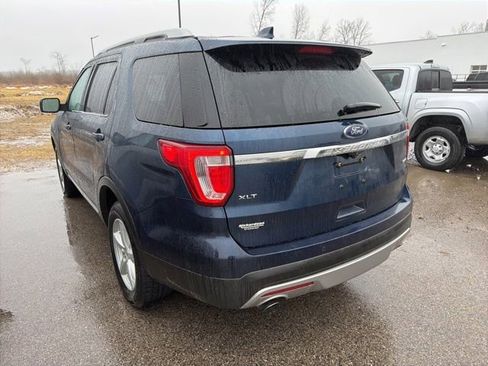 Used 2017 Ford Explorer XLT w/ Equipment Group 202A image 9