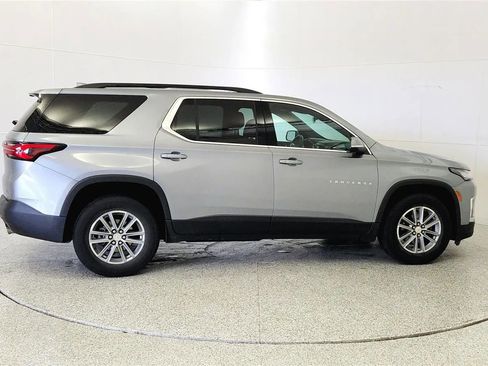 Used 2023 Chevrolet Traverse LT AWD/4WD image 8