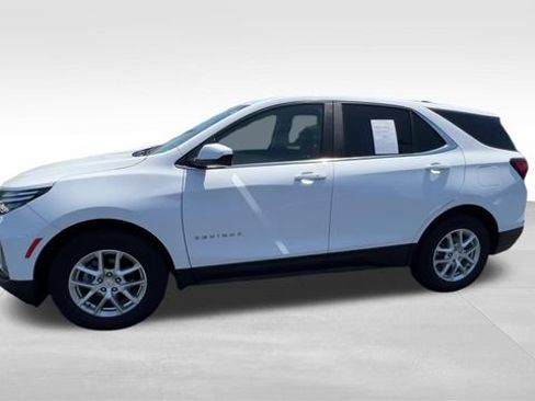 Used 2024 Chevrolet Equinox LT w/ LPO, Floor Liner Package FWD image 5