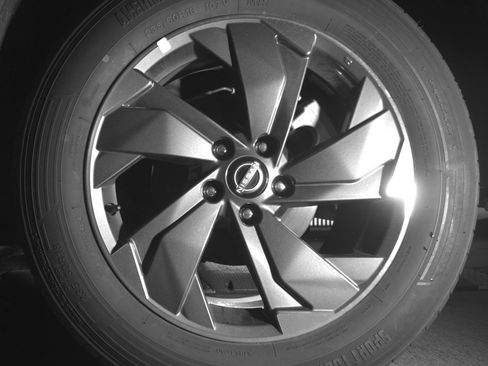 Used 2025 Nissan Rogue SV image 13