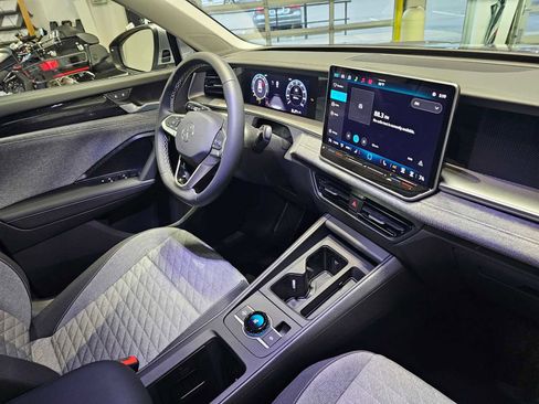 New 2026 Volkswagen Tiguan S image 10