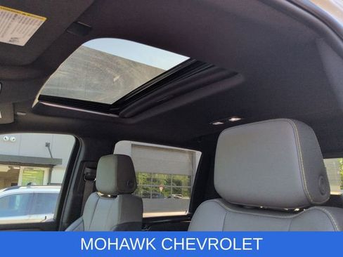 Used 2024 Chevrolet Silverado 2500 ZR2 w/ Technology Package AWD/4WD image 20