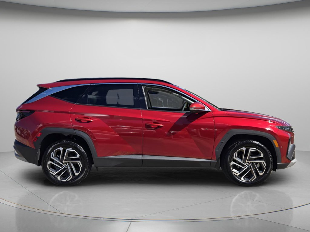 Certified 2025 Hyundai Tucson Limited AWD/4WD image 4
