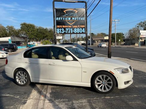 Used 2011 BMW 328i Sedan RWD image 2