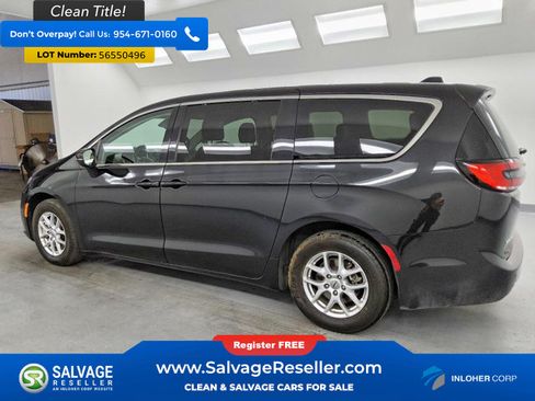 Used 2023 Chrysler Pacifica Touring-L FWD image 3