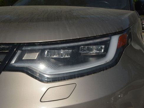 Used 2023 Land Rover Discovery HSE R-Dynamic AWD/4WD image 9