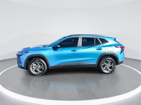 Used 2025 Chevrolet Trax LT image 5