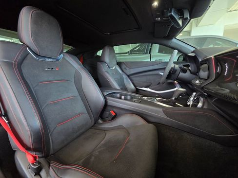 Used 2018 Chevrolet Camaro ZL1 image 26