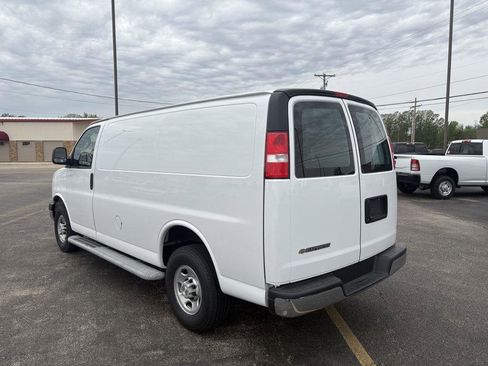 Used 2023 Chevrolet Express 2500 w/ Driver Convenience Package image 15