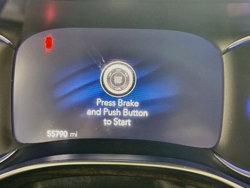 Used 2023 Chrysler Pacifica Pinnacle FWD image 19