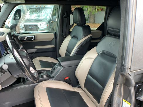 Used 2023 Ford Bronco Wildtrak AWD/4WD image 12