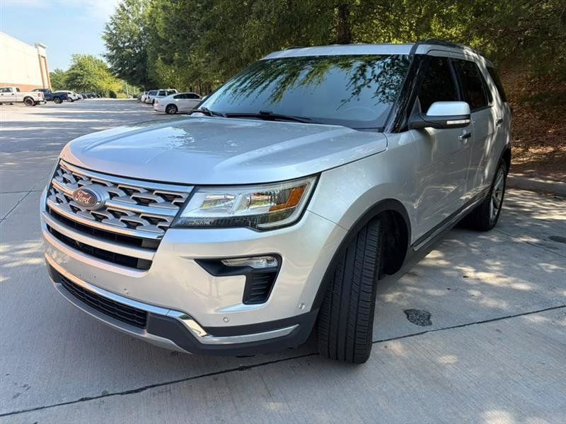 Used 2018 Ford Explorer Limited w/ Equipment Group 301A FWD image 3