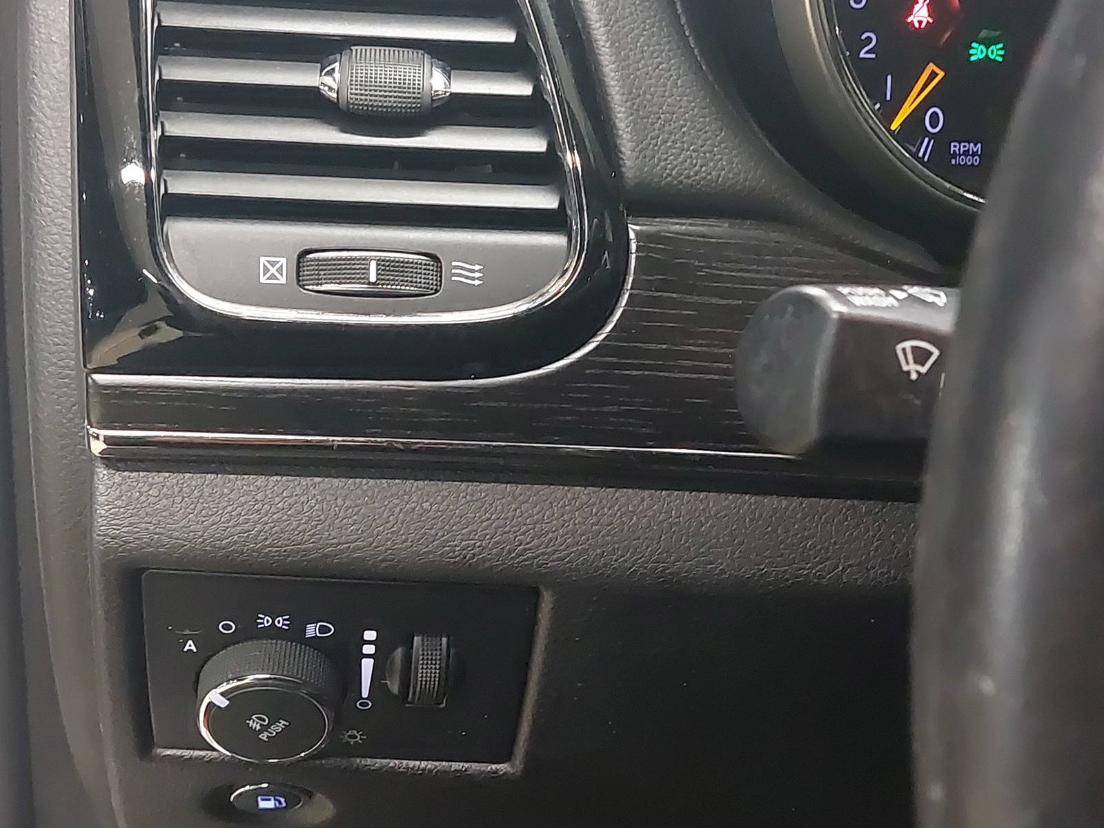 Used 2019 Jeep Grand Cherokee High Altitude AWD/4WD image 25