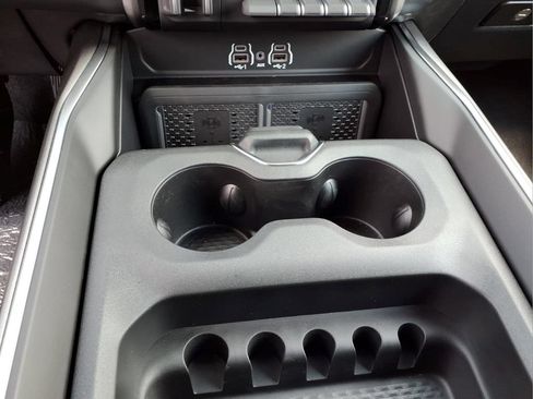 New 2026 RAM 2500 Big Horn AWD/4WD image 13