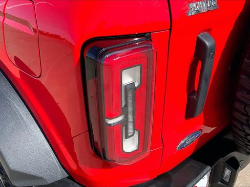 Used 2023 Ford Bronco Wildtrak image 27