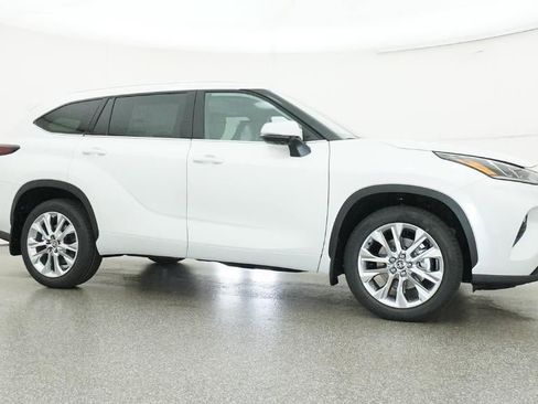 New 2026 Toyota Highlander Limited AWD/4WD image 28