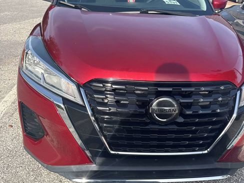 Used 2021 Nissan Kicks SV FWD image 3