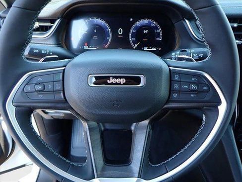 New 2025 Jeep Grand Cherokee L Limited image 15