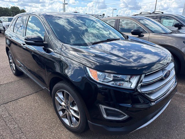 Used 2018 Ford Edge Titanium w/ Technology Package FWD image 2