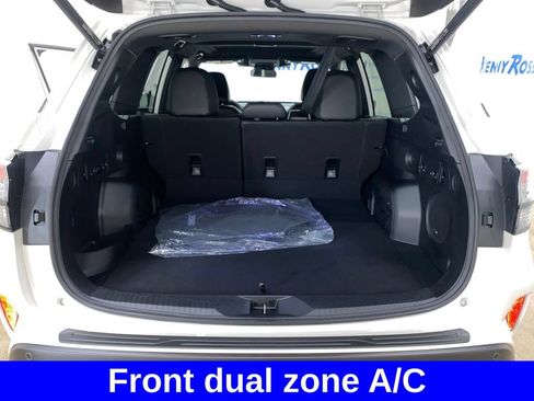 Used 2025 Subaru Forester Limited AWD/4WD image 18