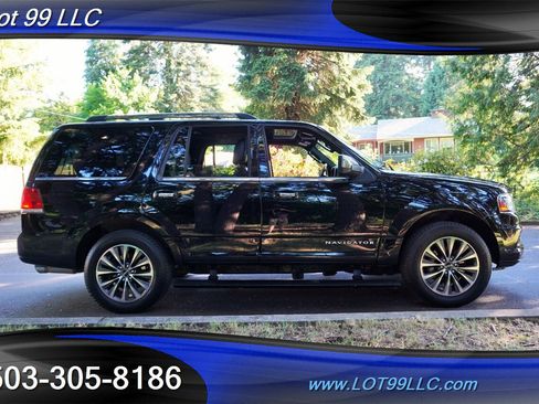 Used 2017 Lincoln Navigator Select AWD/4WD image 8