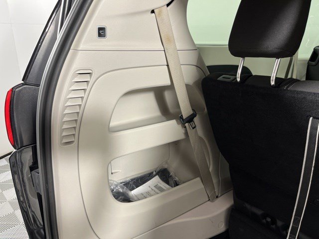 Used 2023 Chrysler Voyager LX FWD image 45