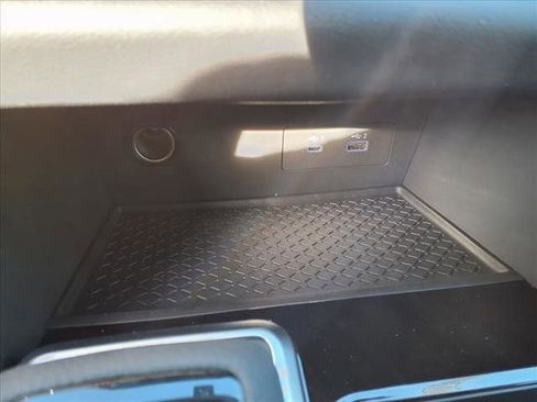 New 2025 Nissan Pathfinder SV image 16