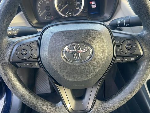 Used 2021 Toyota Corolla LE image 12