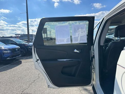 Used 2019 Dodge Journey GT image 9