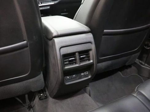 Used 2020 Cadillac XT4 Premium Luxury w/ Technology Package FWD image 32