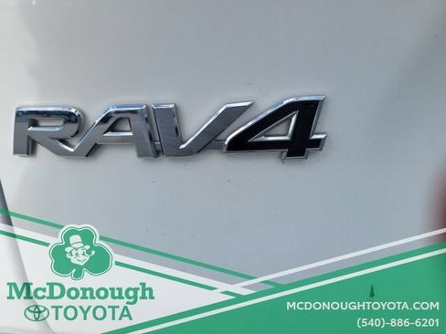 Used 2024 Toyota RAV4 LE AWD/4WD image 9