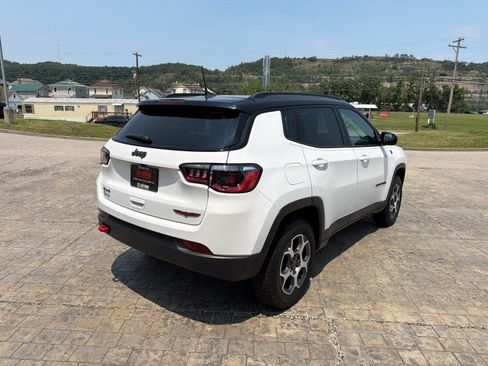 Used 2022 Jeep Compass Trailhawk w/ Sun and Sound Group AWD/4WD image 8