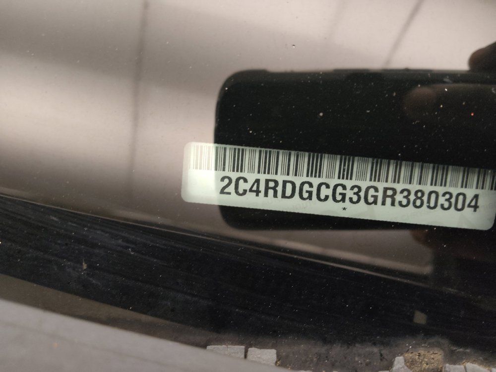 Used 2016 Dodge Grand Caravan SXT FWD image 33