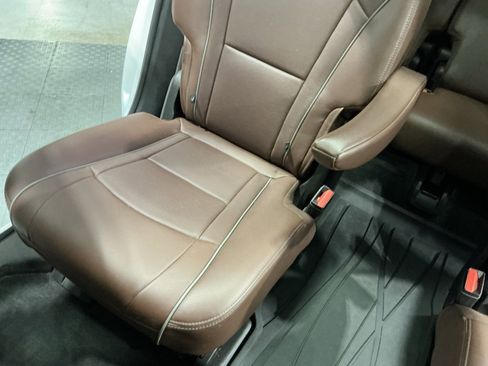 Used 2021 Buick Enclave Avenir w/ Avenir Technology Package image 29