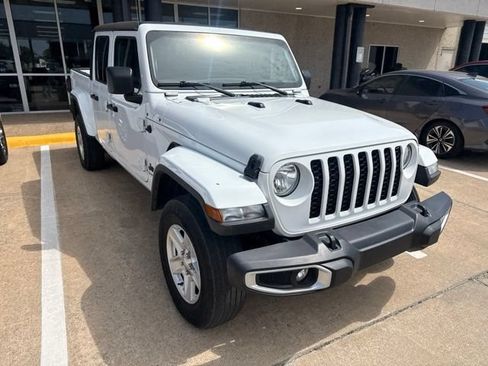 Used 2022 Jeep Gladiator Sport AWD/4WD image 9