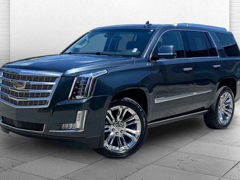 Used 2020 Cadillac Escalade Premium Luxury w/ LPO, Radiant Package AWD/4WD image 13