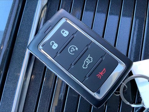 Certified 2024 Jeep Wagoneer 4WD w/ Premium Group I image 14