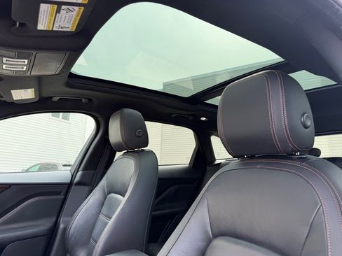 Used 2017 Jaguar F-PACE Prestige AWD/4WD image 13